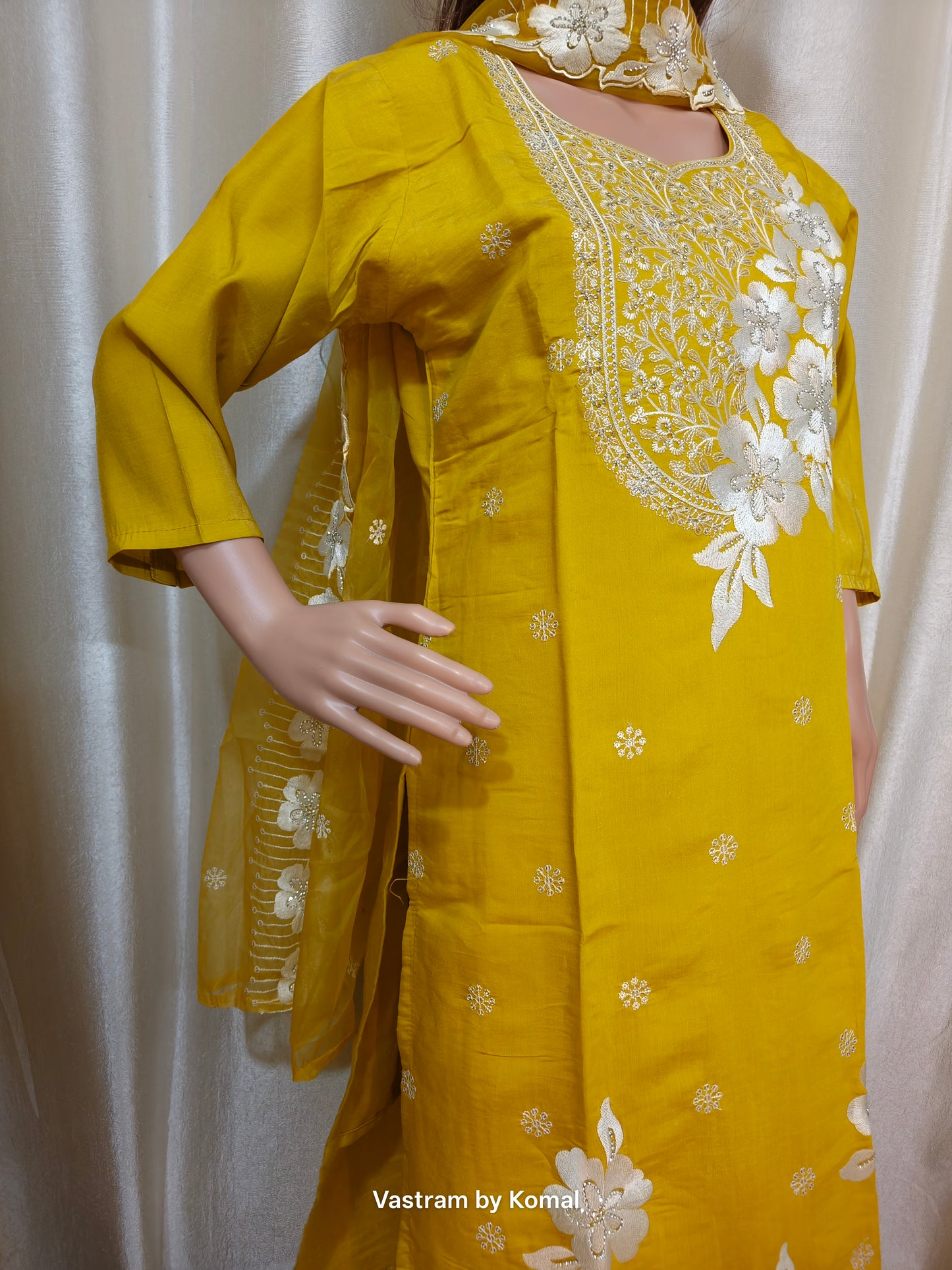 Suit Set - Roman Silk Thread Embroidered Kurta set