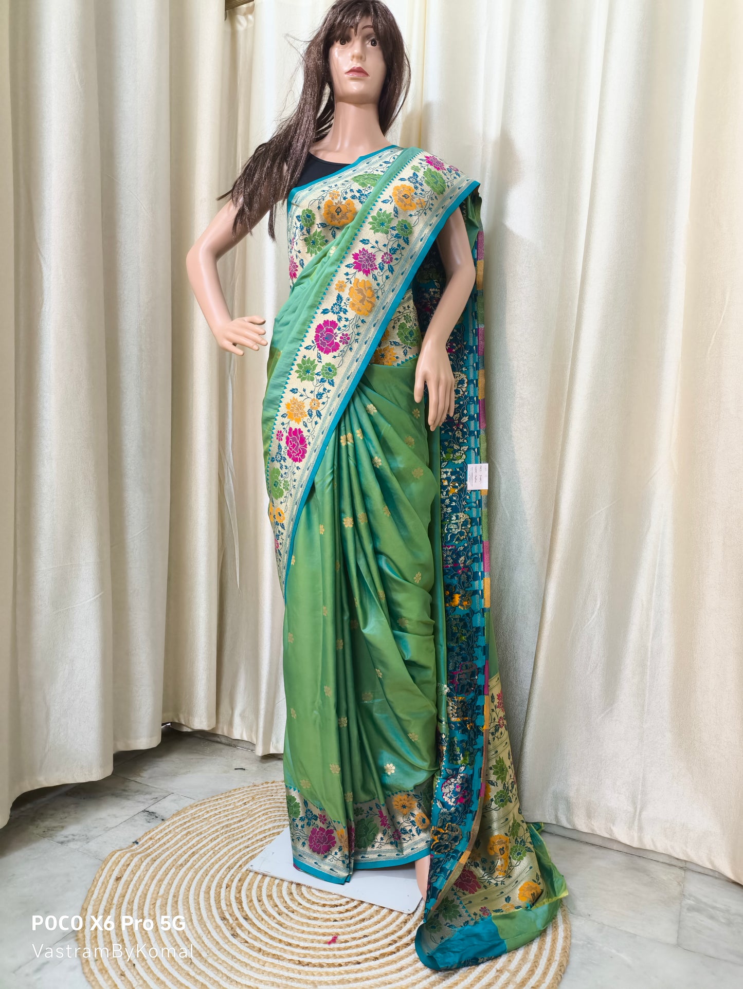 Saree - Dual Tone effect Paithani Silk