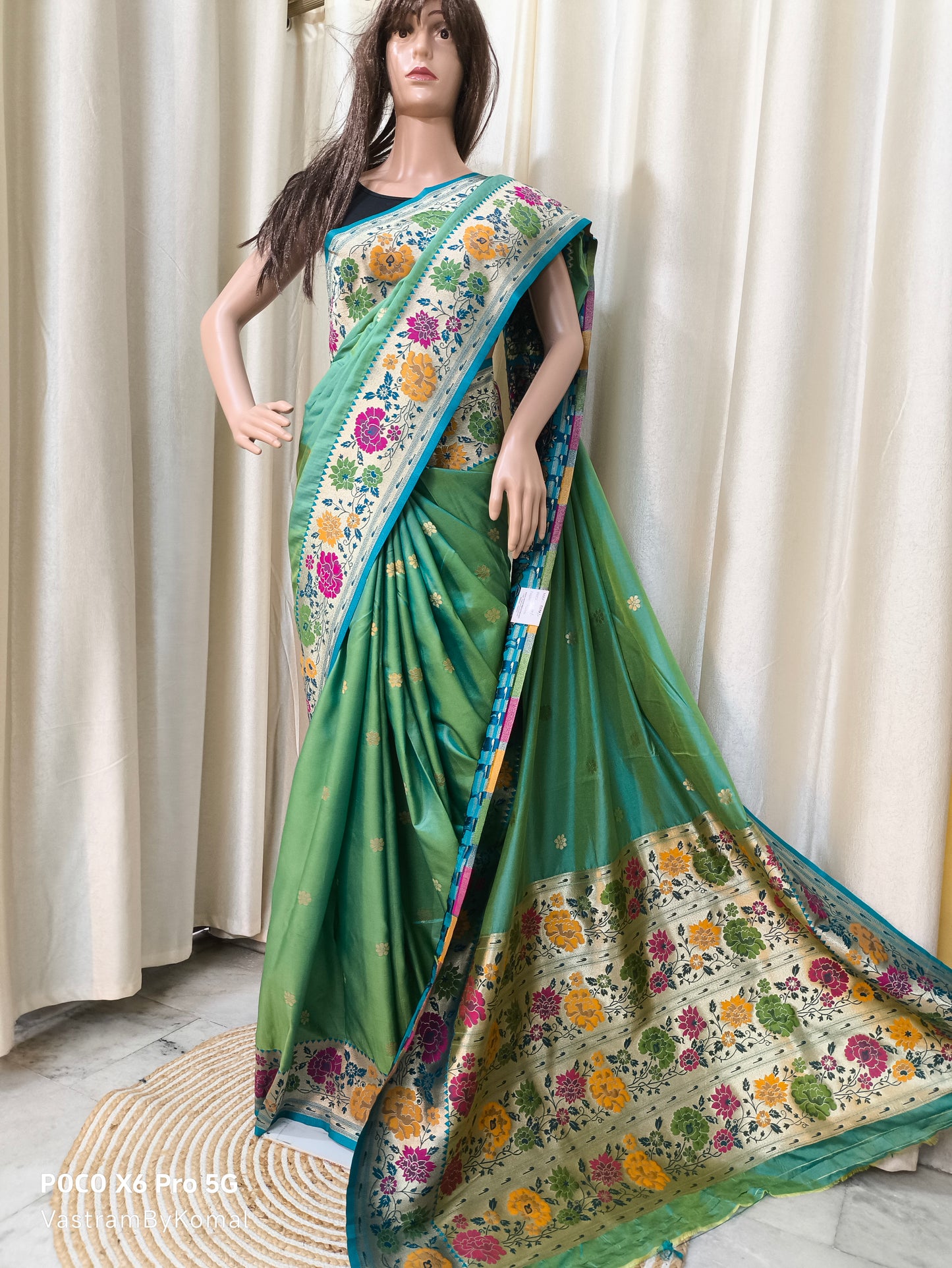 Saree - Dual Tone effect Paithani Silk