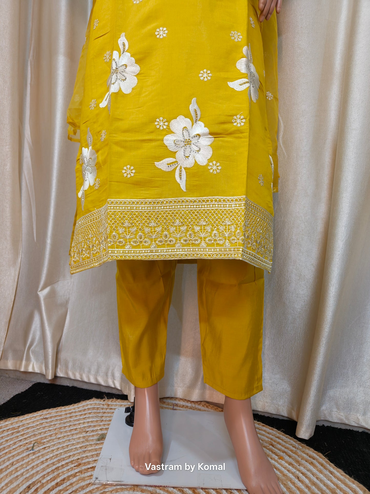 Suit Set - Roman Silk Thread Embroidered Kurta set