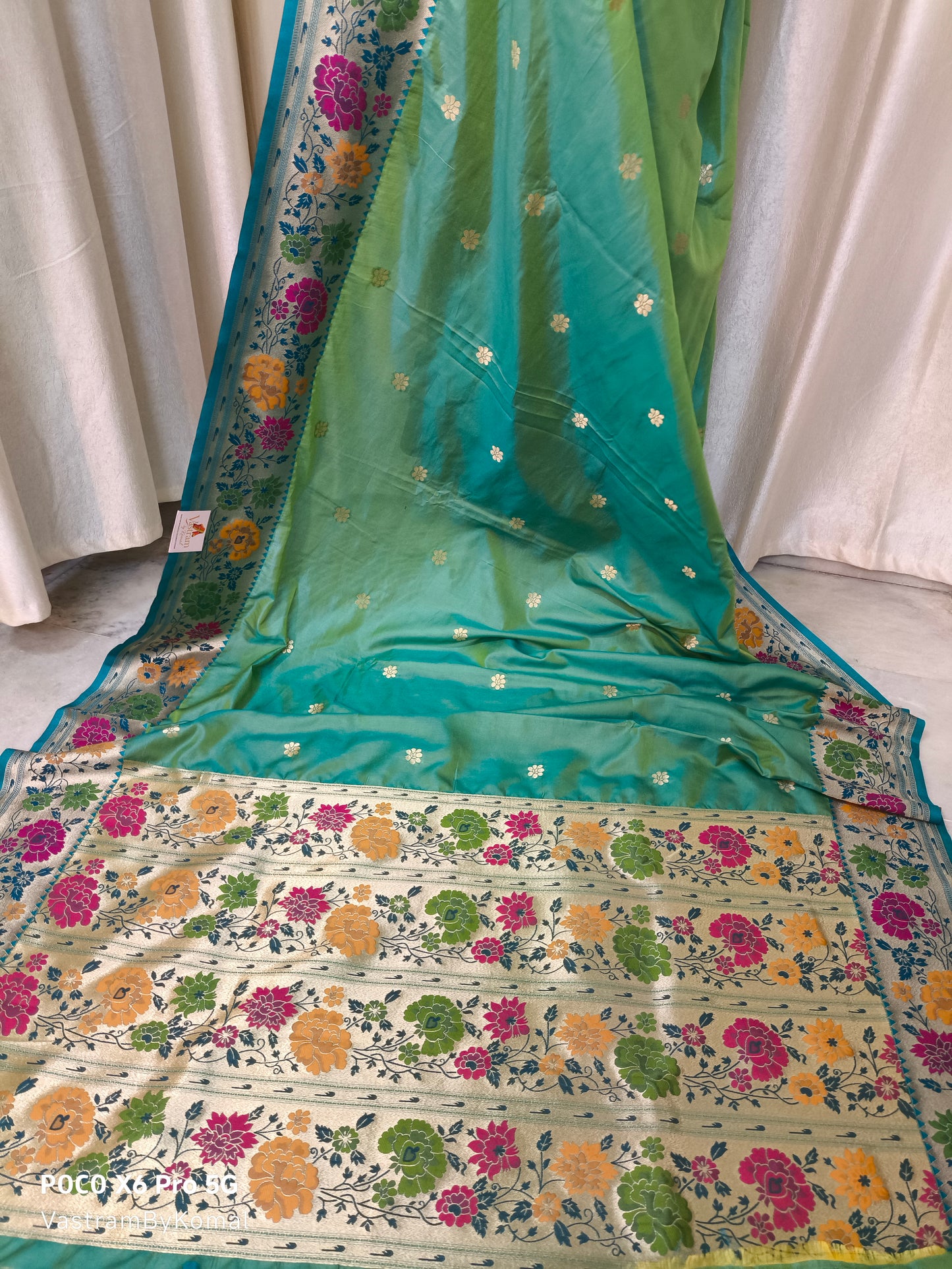 Saree - Dual Tone effect Paithani Silk